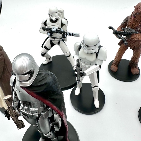 Lot of 20 Star Wars Cake Toppers Figures 4” Disney Store - Picture 7 of 10